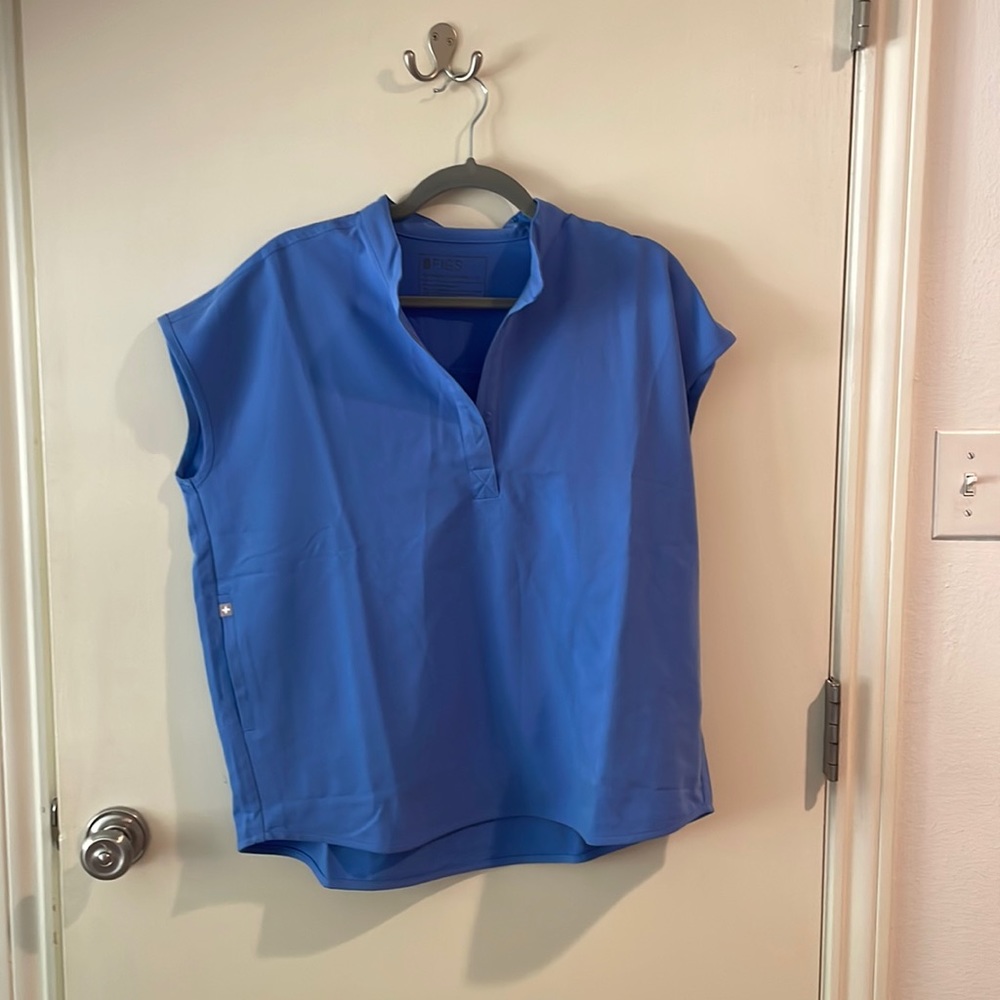 Ceil Blue figs scrub top - NEVER BEEN WORN - new without tags
